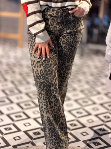Calças leopardo