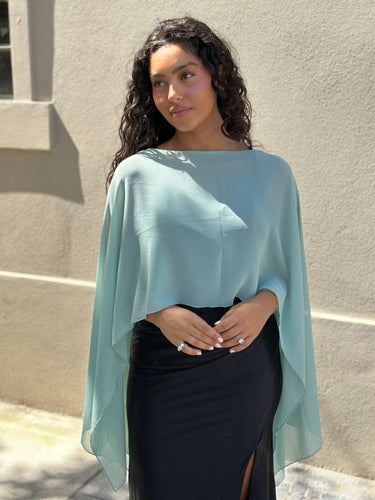 Poncho em chiffon verde sage