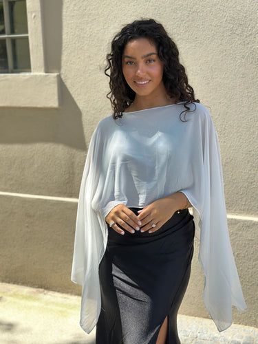Poncho em chiffon branco