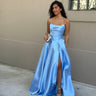 Vestido de cerimónia Cassandra azul-claro, longo em cetim com corpo drapeado