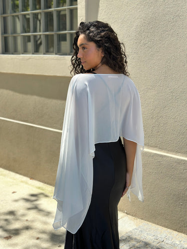 Poncho em chiffon branco