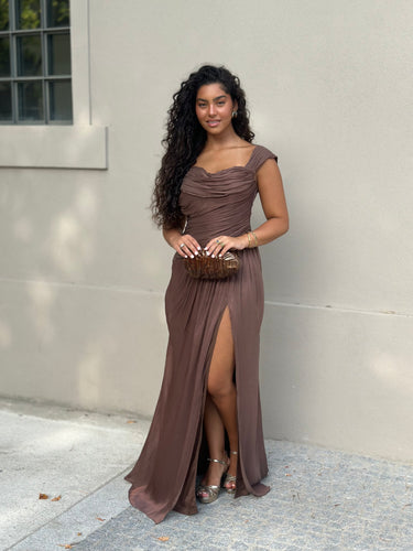 Vestido Yasmin castanho