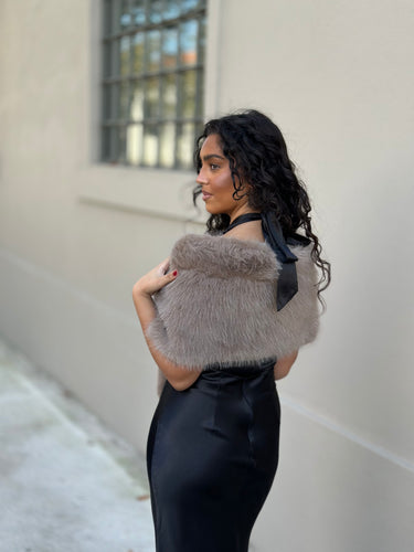 Estola de pelo sintético taupe